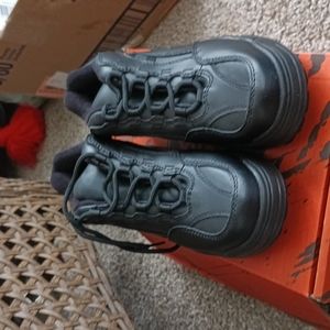 Red wing steel toe shoes